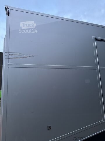 Transport voiture fermé Iveco Daily