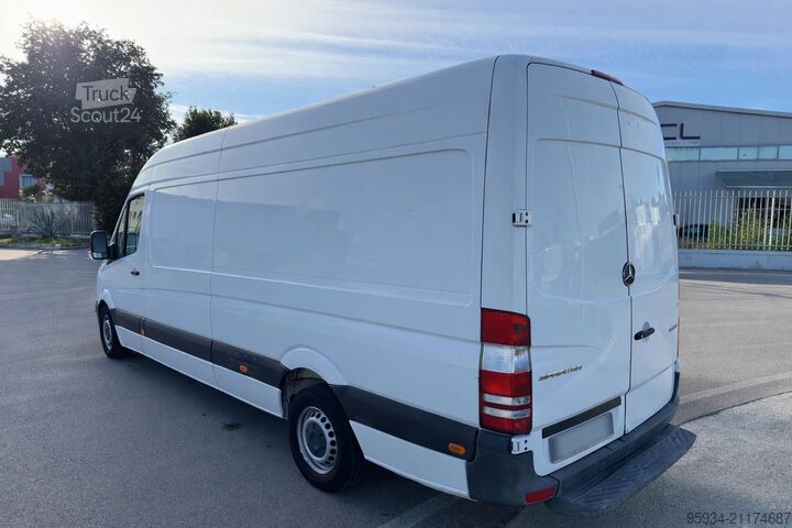 Fourgon tôlé Mercedes-Benz sprinter 319