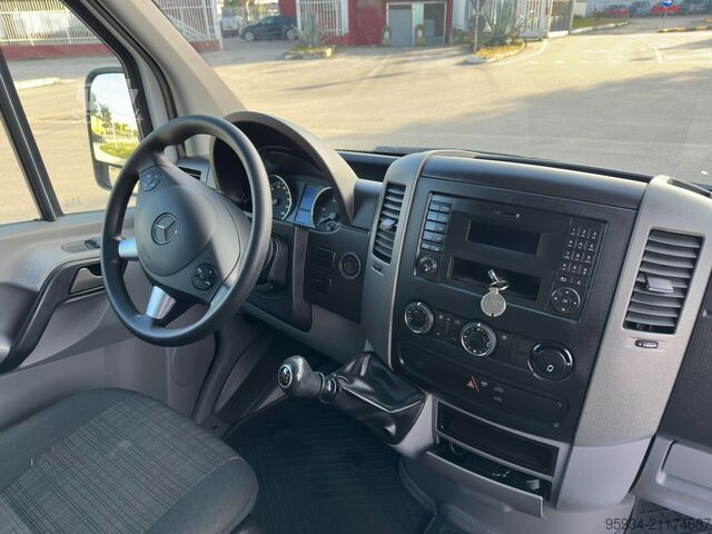 Fourgon tôlé Mercedes-Benz sprinter 319