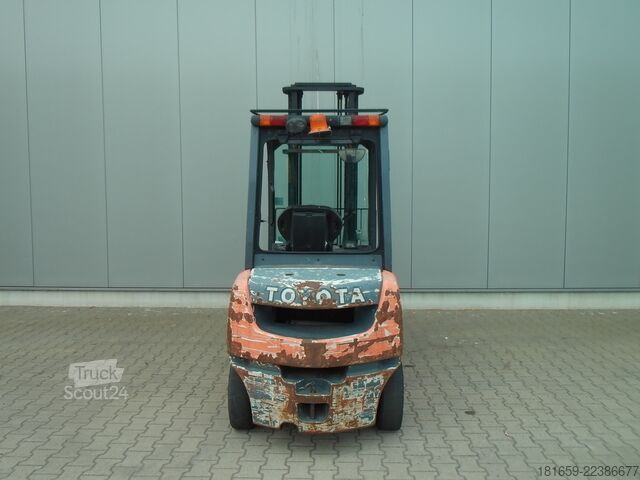 Priekšējās iekrāvēja autoiekrāvējs TOYOTA 02-8 FDF 25