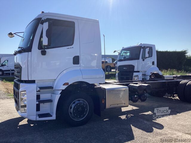 Camião com carroçaria personalizada Ford Ford 4x2 Road 1833 Low Roof Sleeper Cab