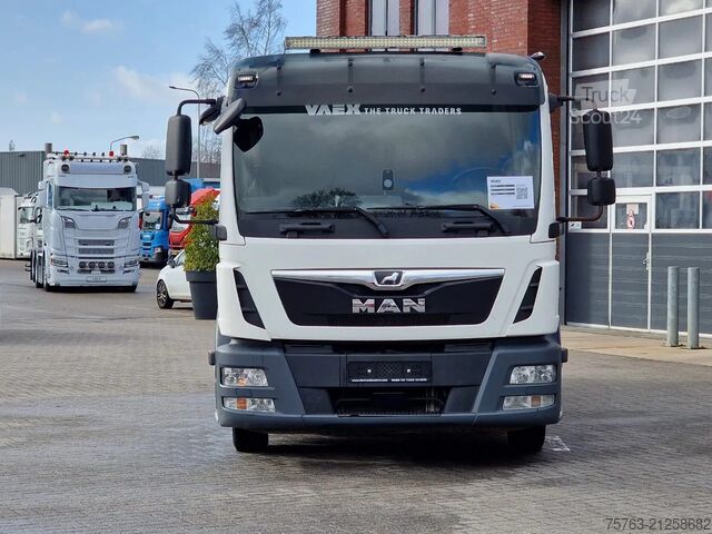 Crane truck MAN TGL 8.220 - 7.5T - Palfinger PK 4200 Crane - Eu...