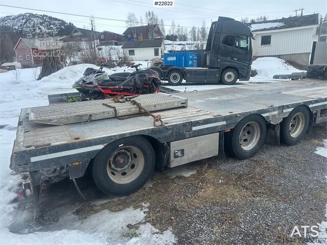 Rimorchio della piattaforma Broshuis E2190/27 3 axle semi-trailer w/ drive bridges
