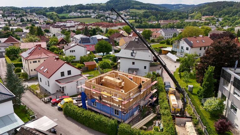 Gru montata su autocarro MAN TGA 33.400 6x4 +Hiab