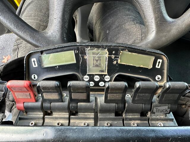 Gru montata su autocarro MAN TGA 33.400 6x4 +Hiab