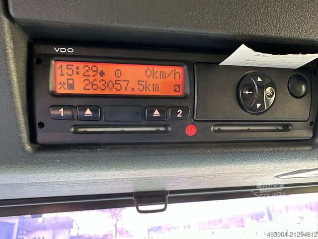 Gru montata su autocarro MAN TGA 33.400 6x4 +Hiab