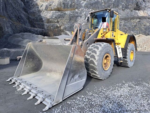 Колесный погрузчик Volvo L 150 E