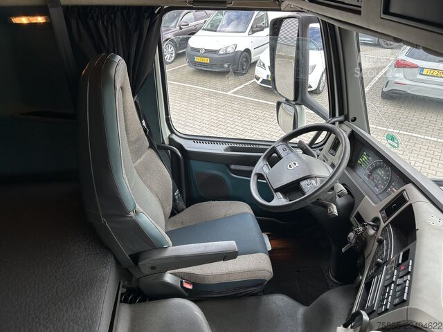 Standard-SZM Volvo FM 330 Globetrotter / 742 dkm / VEB+ / Spoilers...