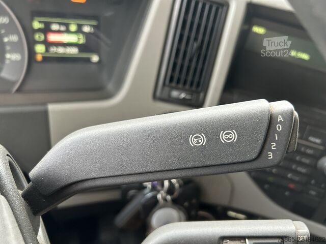 Standard-SZM Volvo FM 330 Globetrotter / 742 dkm / VEB+ / Spoilers...