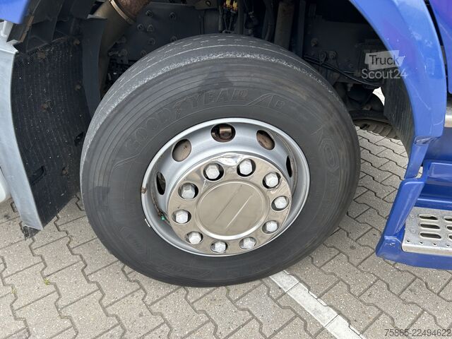 Standard-SZM Volvo FM 330 Globetrotter / 742 dkm / VEB+ / Spoilers...
