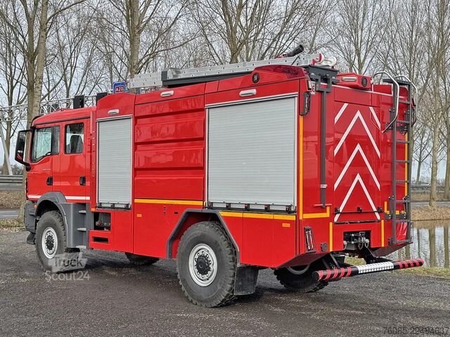 Tűzoltóautó MAN TGM 18.290 BB CH Fire Fighter Truck
