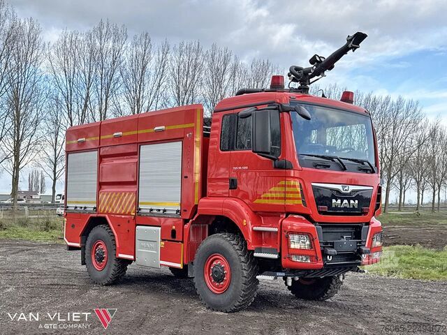 Tűzoltóautó MAN TGS 18.500 BB Fire Fighter Truck (2 units)