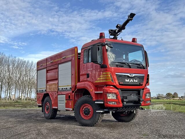 Tűzoltóautó MAN TGS 18.500 BB Fire Fighter Truck (2 units)