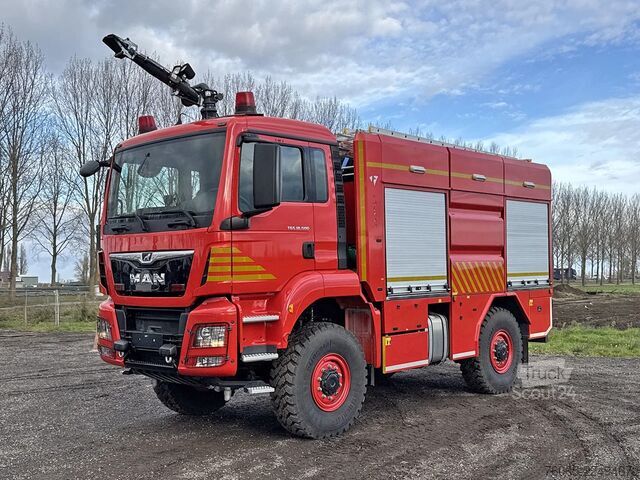 Tűzoltóautó MAN TGS 18.500 BB Fire Fighter Truck (2 units)