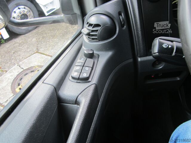 Camião de caixa fechada Mercedes-Benz 1230 Atego Koffer 8,14 m lang LBW Autom.