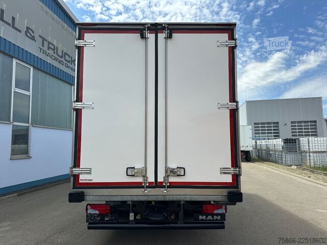 Autocamion cu caroserie tip cutie MAN 12.250 TGL BL Iso Koffer 5.70m orig.110.777 km