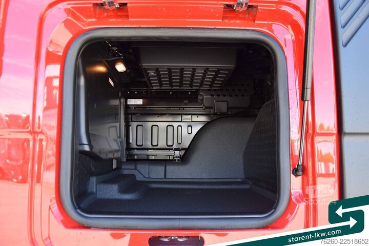 Standard nyergesvontató MAN TGX 18.560 D30 GM Retarder Luft/Luft MIETE