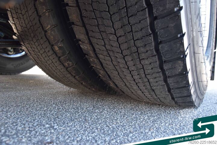 Standard nyergesvontató MAN TGX 18.560 D30 GM Retarder Luft/Luft MIETE