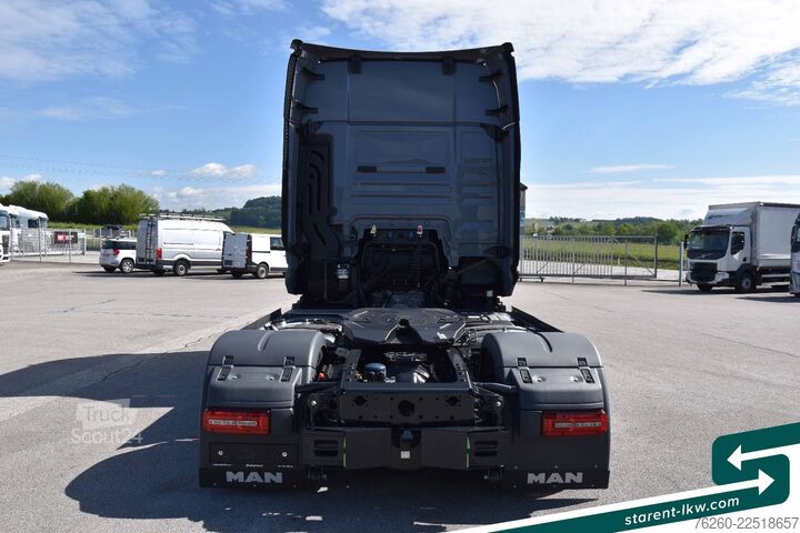 Nagy térfogatú nyergesvontató MAN TGX 18.520 Low Deck Hubsattelk. D30 Retar. MIETE