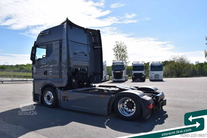 Nagy térfogatú nyergesvontató MAN TGX 18.520 Low Deck Hubsattelk. D30 Retar. MIETE