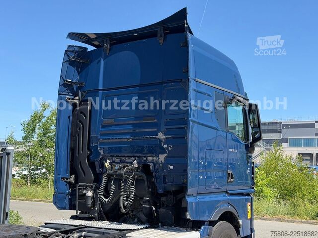 Vakio vetoauto MAN TGX 18.510 XXL Intarder ACC LGS Standklima Navi