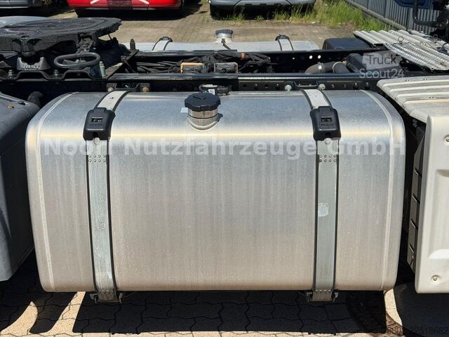 Vakio vetoauto MAN TGX 18.510 XXL Intarder ACC LGS Standklima Navi
