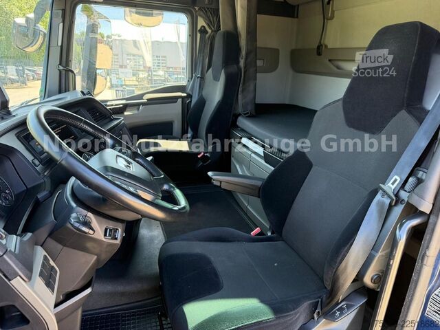 Vakio vetoauto MAN TGX 18.510 XXL Intarder ACC LGS Standklima Navi