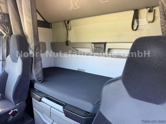 Vakio vetoauto MAN TGX 18.510 XXL Intarder ACC LGS Standklima Navi