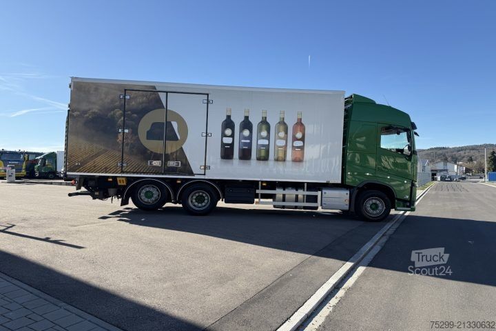 Hűtős teherautó Volvo FH-460 6x2R Carrier / Swiss-Vehicle