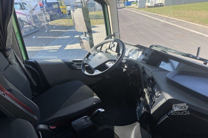 Hűtős teherautó Volvo FH-460 6x2R Carrier / Swiss-Vehicle