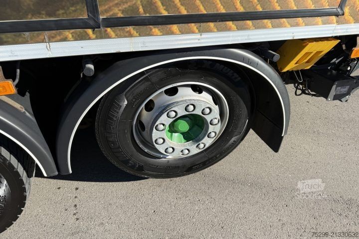 Hűtős teherautó Volvo FH-460 6x2R Carrier / Swiss-Vehicle