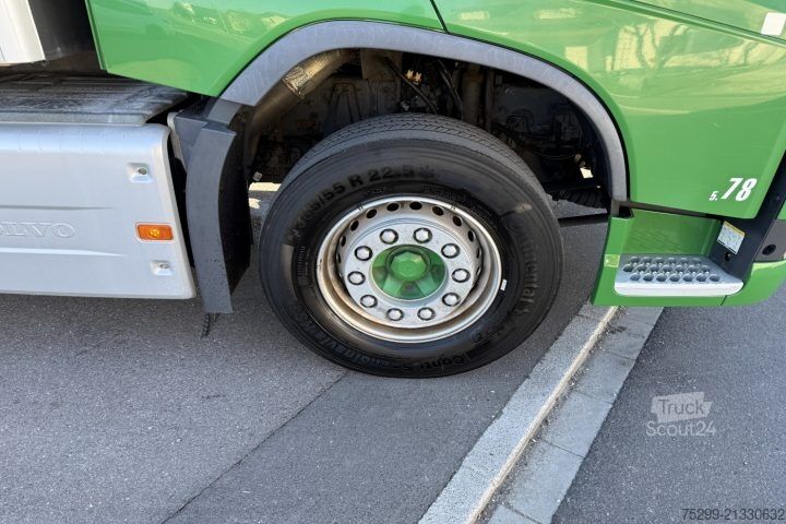 Hűtős teherautó Volvo FH-460 6x2R Carrier / Swiss-Vehicle