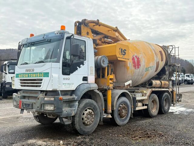 Pompă de beton Iveco Trakker 440T41 trakker 440 8x4 28M SERMAC
