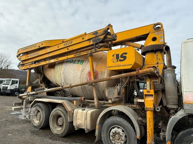 Betonpumpe Iveco Trakker 440T41 trakker 440 8x4 28M SERMAC