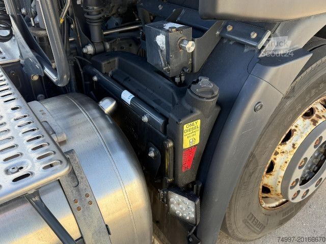 Standard tractor unit IVECO AS440S46T/P LNG / Intarder