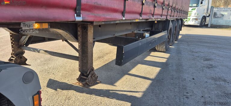 Öppen semitrailer med kapell Krone SD Standardtrailer mit Steckrungen