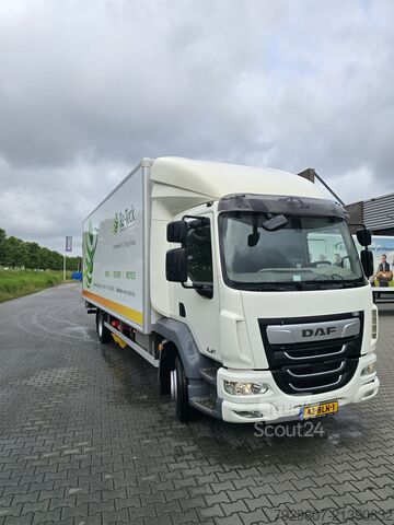 Transporter mit Koffer DAF LF 230