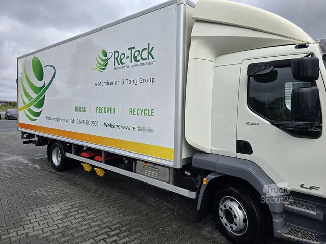 Transporter mit Koffer DAF LF 230