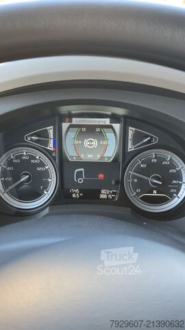 Transporter mit Koffer DAF LF 230