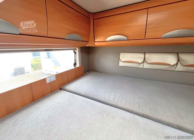 Integrerad husbil HYMER/ERIBA B 614 - Festbett- Klima -  - Solar -