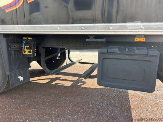 Semiremorcă cu platformă joasă SCHMITZ SCB S3B KüHLAUFLIEGER, SCHMITZ-AGGREGAT/ACHSEN, DOPPELSTOCK