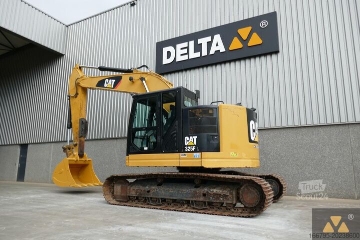 Gosenični bager Caterpillar 325F LCR