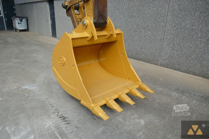 Gosenični bager Caterpillar 325F LCR