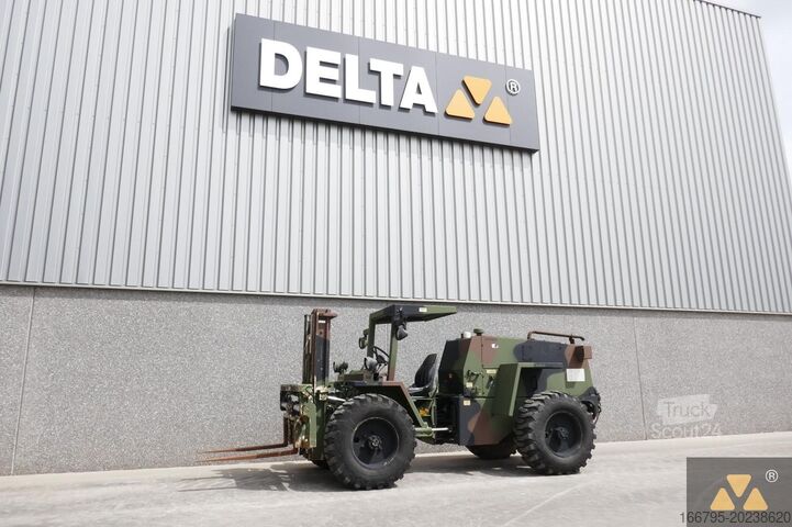 Gabelstapler für unwegsames Gelände Case M4K Ex-army