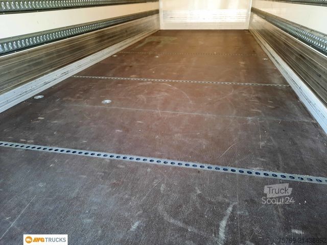 شاحنة صندوقية MERCEDES-BENZ 1524 L Koffer 7,35 m mit Tür + LBW 2t