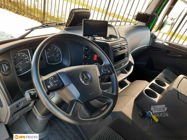 شاحنة صندوقية MERCEDES-BENZ 1524 L Koffer 7,35 m mit Tür + LBW 2t