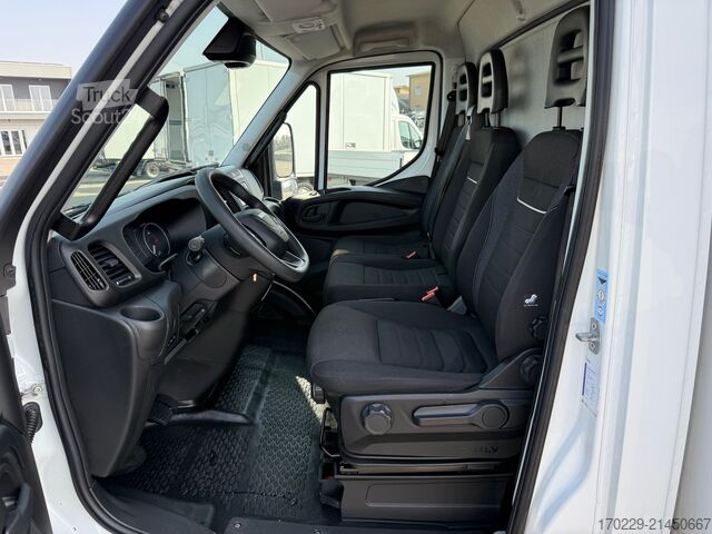 Furgon închis cu rampă de ridicare Iveco DAILY 75C18