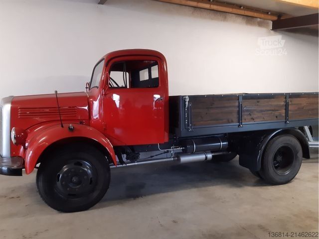 Tovornjak s ploščadjo MERCEDES-BENZ LP311 Oldtimer Pritsche