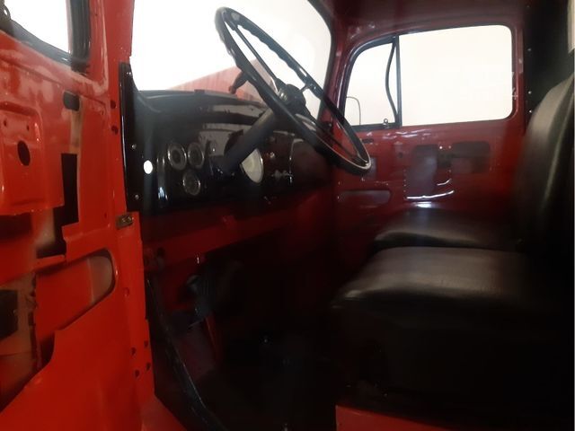 Tovornjak s ploščadjo MERCEDES-BENZ LP311 Oldtimer Pritsche