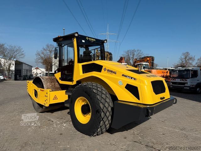 Μονότυμπανο οδοστρωτήρας BOMAG BW213 D-5 Walzenzug NEWUERTIG 390h